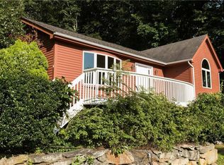 138 Indian Trl, Saunderstown, RI 02874