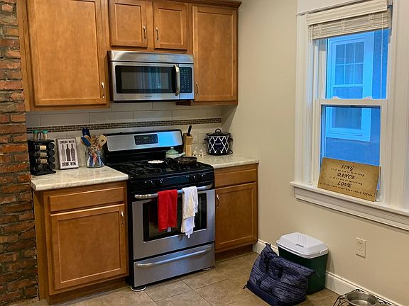 5th image of 802 Richmond Ave