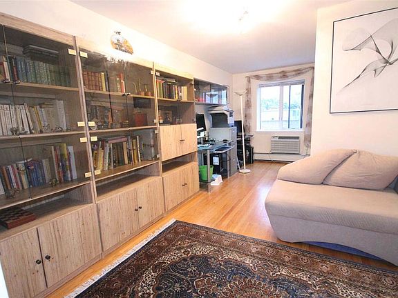 3rd image of 40 W Brighton Ave APT 505