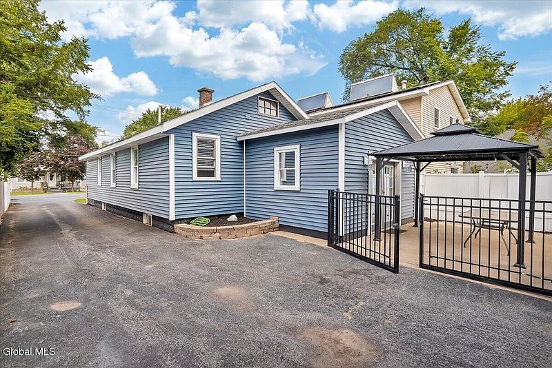 3rd image of 2872 Guilderland Avenue