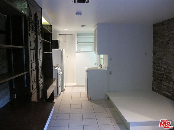3rd image of 2035 N Beverly Glen Blvd #N