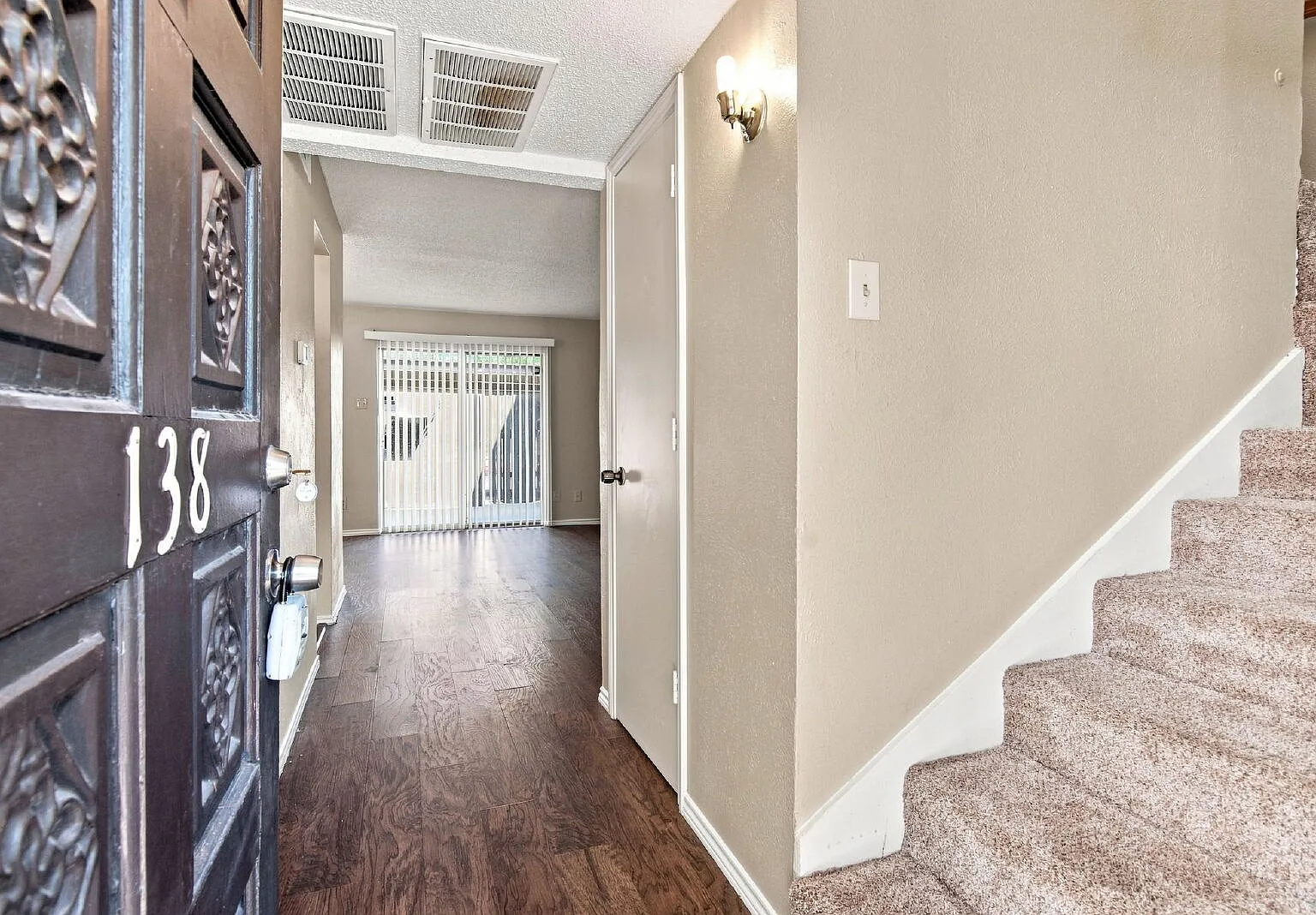 2 bed, 2.5 bath, 1156 sqft, $1,595 — Photo 3