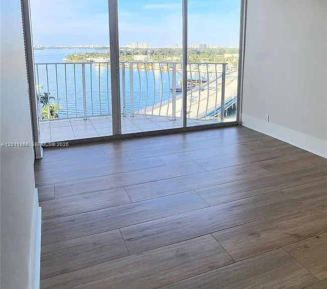 7601 E Treasure Dr #1411 — Photo 11
