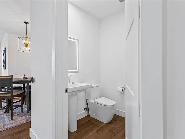 2425 Peachtree Rd NE #503 — Photo 27
