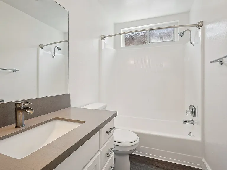 245 South Serrano Ave — Photo 67