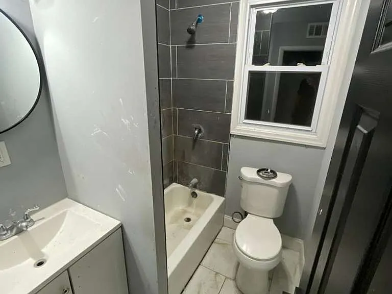 40 Halstead St #2R — Photo 4