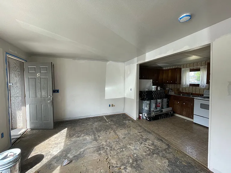 1441 E 12th Ave — Photo 4