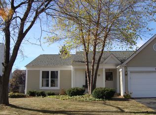 1360 Glacier Pkwy, Algonquin, IL 60102