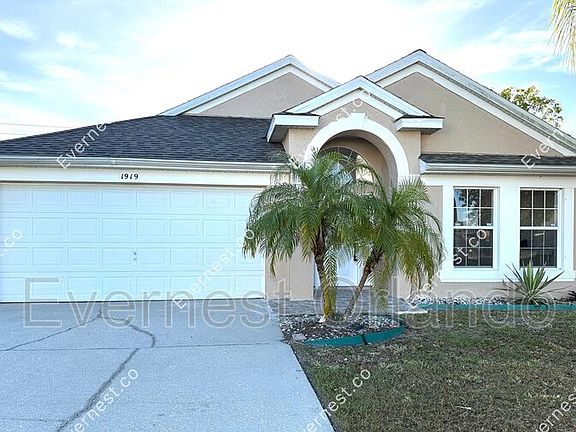 2nd image of 1919 Colonial Woods Blvd
