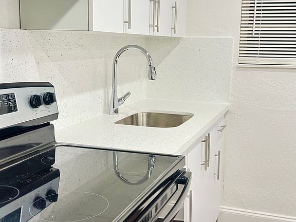 5th image of 1600 NW 7th Ct APT 303