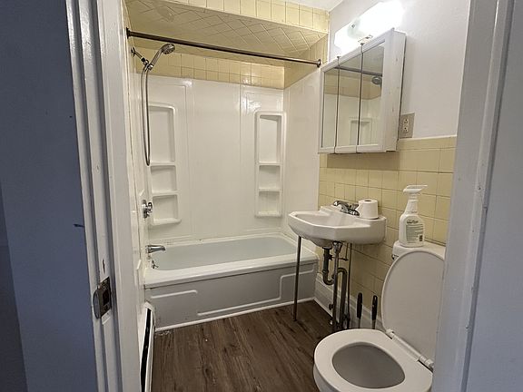 5th image of 29 W Minster St