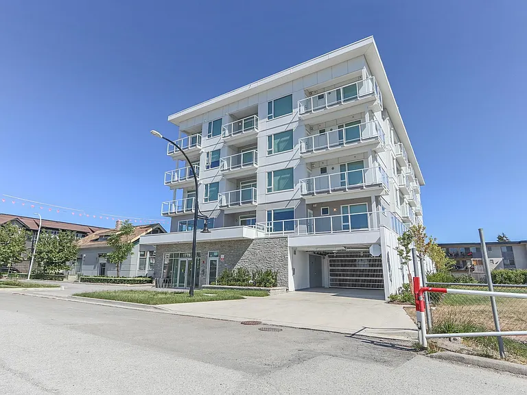 17783 56a Ave #411 — Photo 27