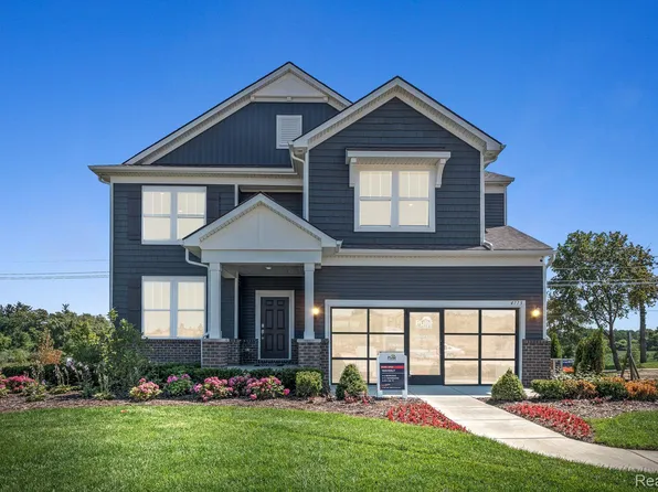 1376 Drummond Ln, Milford, MI 48381