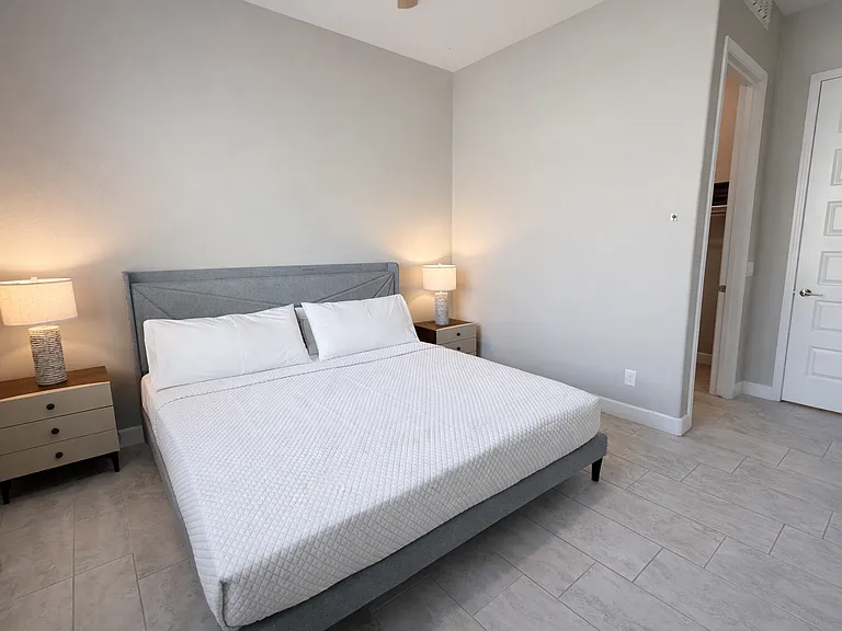 2506 E Pleasant Ln — Photo 25
