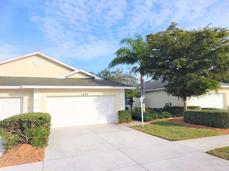 1204 Auburn Cove Cir — Photo 31