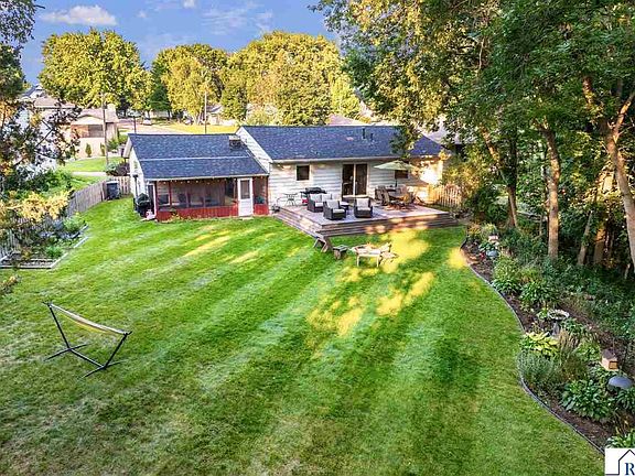 2nd image of 128 Clover Ln