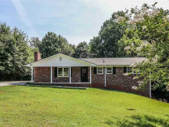 134 Gaston Dr, Travelers Rest, SC 29690
