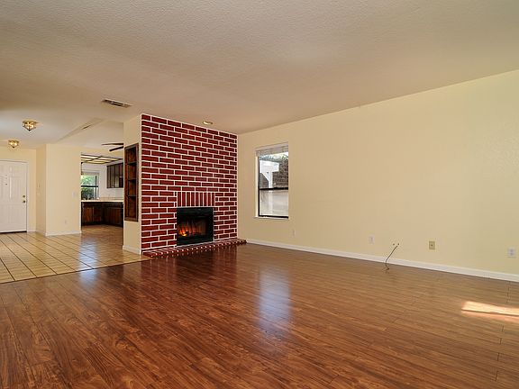 2nd image of 286 Brewster Ave