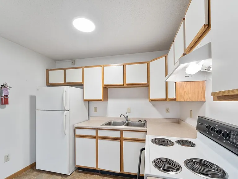 Wild Grove Apartments - College View — Photo 5