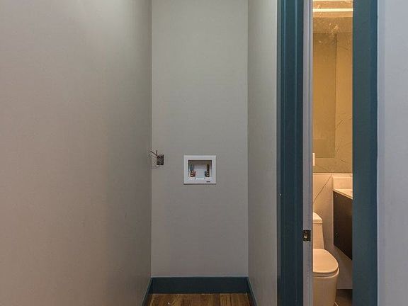 2nd image of 6 Sutton St #1OEB