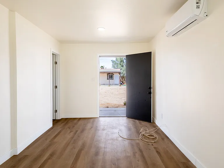 6563 Oasis Ave #4 — Photo 9