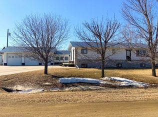 320 3rd St, Mekinock, ND 58258