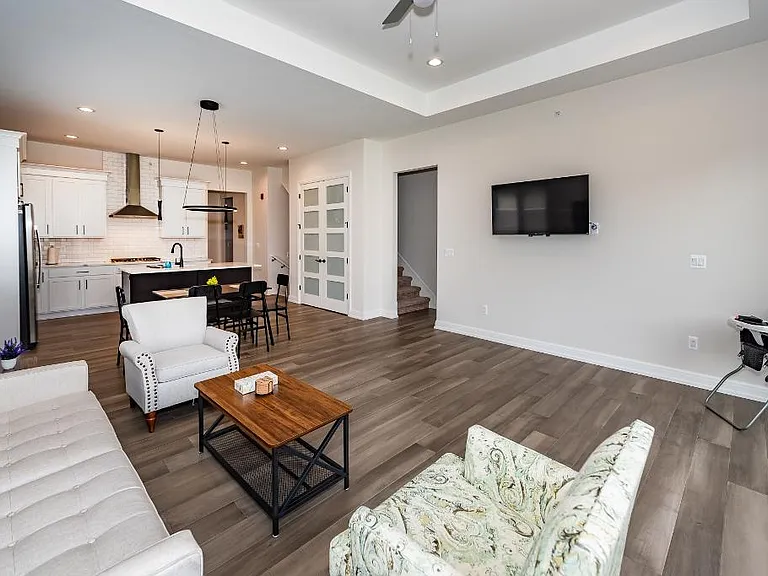 7488 Gramercy Cir — Photo 29