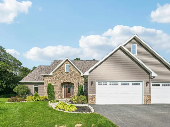 N3599 Red Oak Dr, Campbellsport, WI 53010