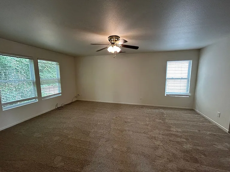 3015 Meadow Knoll Dr — Photo 16