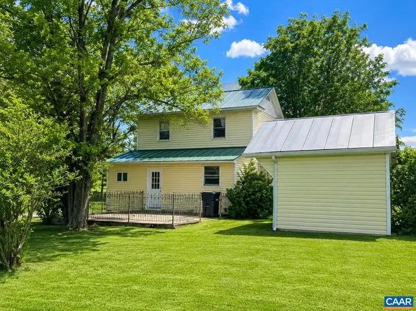 871 New Hope Rd, Staunton, VA 24401