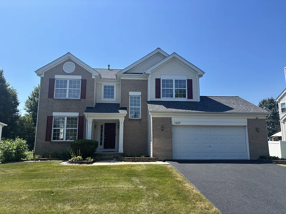 1527 Somerfield Dr