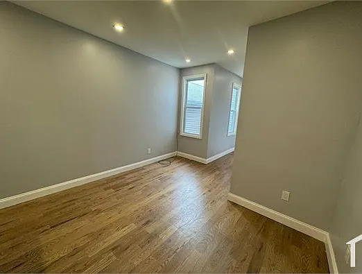 64 Logan Ave #3R — Photo 2