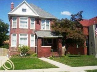 354 Poplar St, Wyandotte, MI 48192