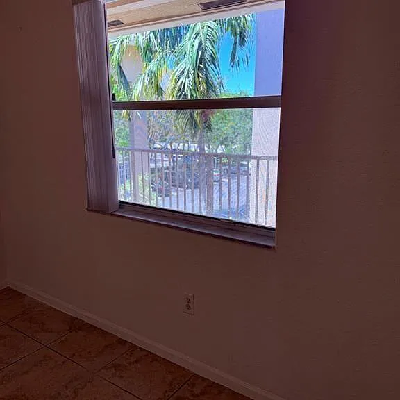 2941 Riverside Dr #303 — Photo 12