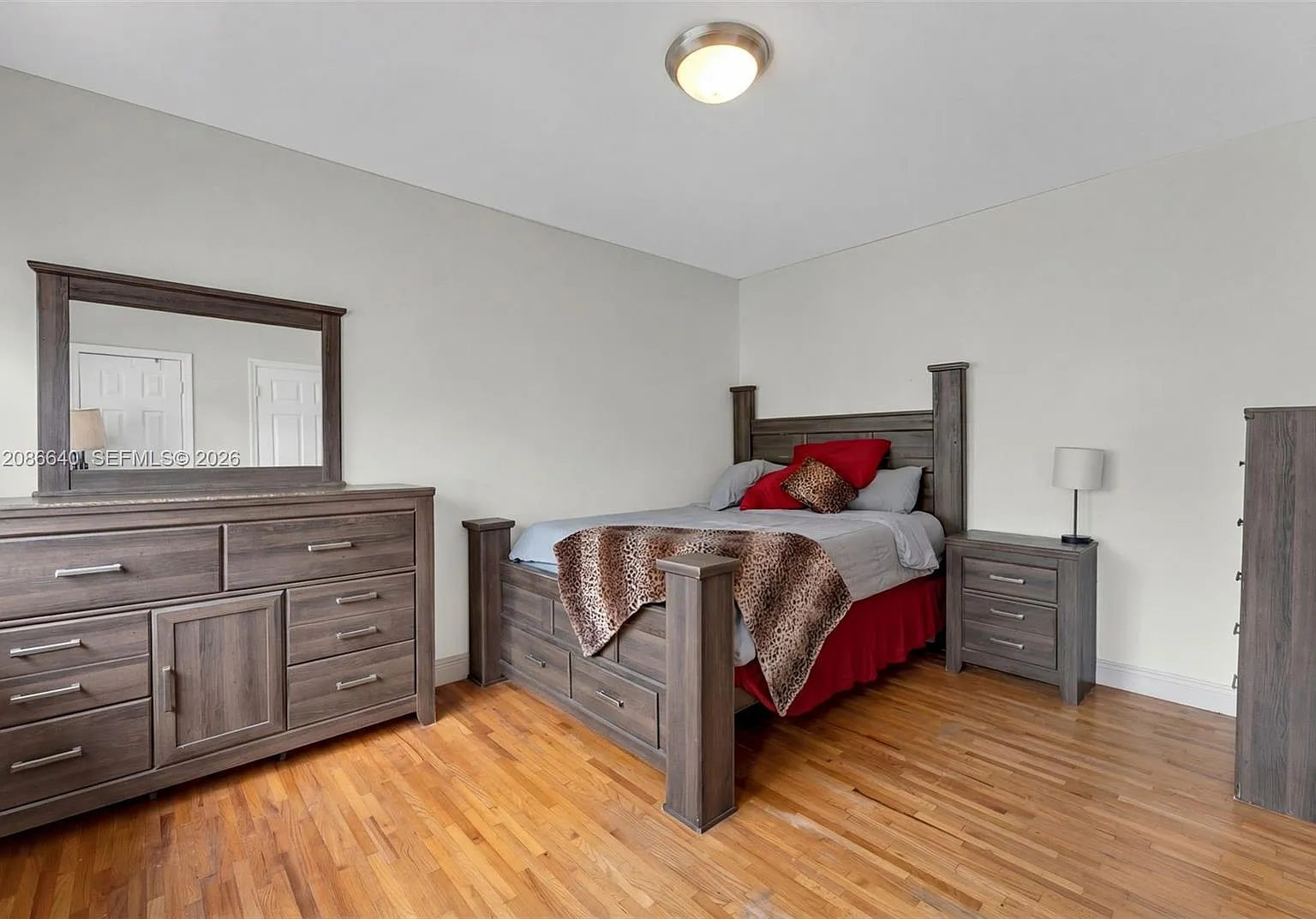 Beachcomber Of Nobe Condo — Photo 4
