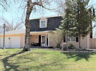 2010 Ridgelea Dr, Salina, KS 67401