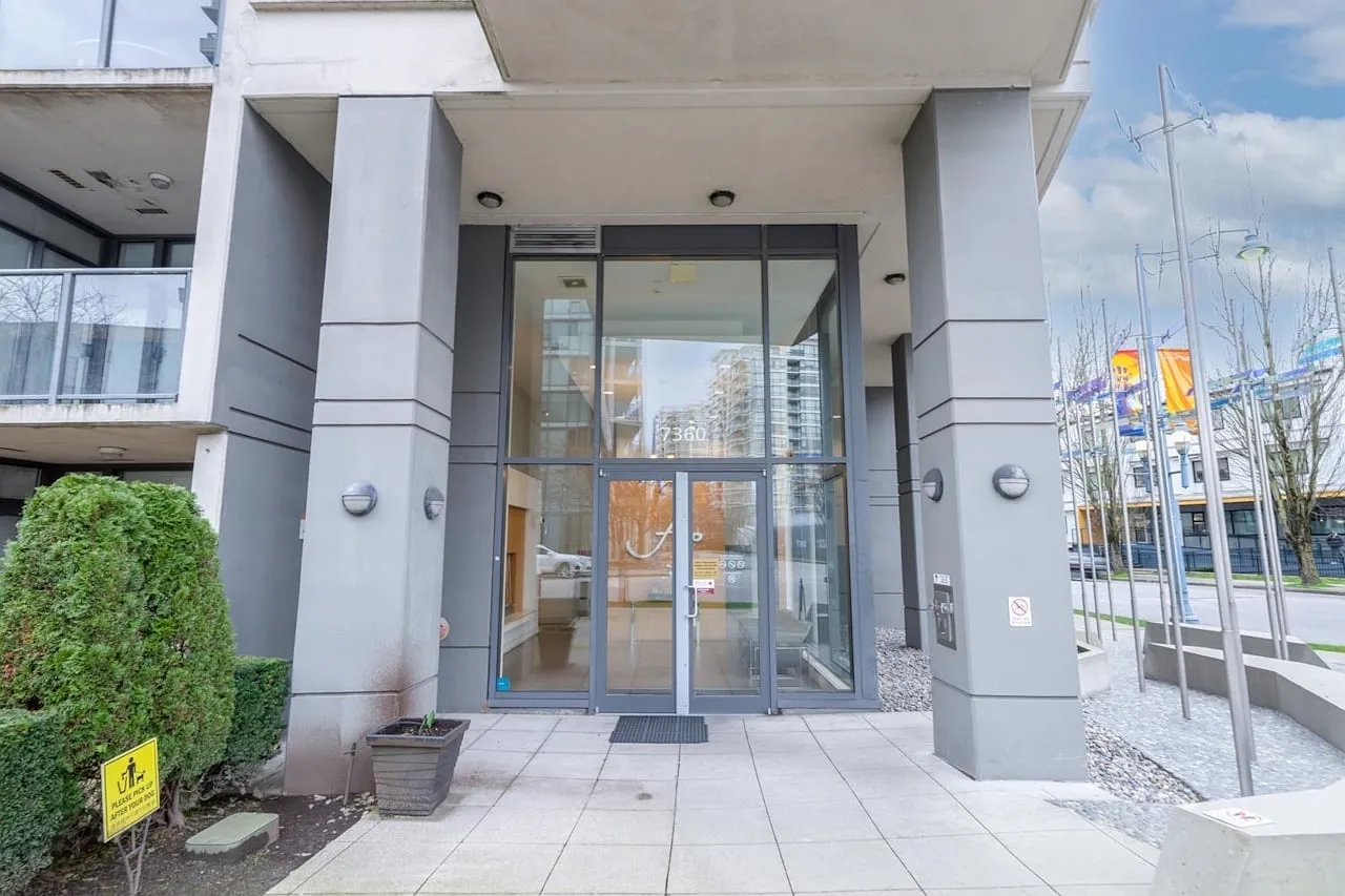 2 bed, 893 sqft, $2,800 — Photo 2