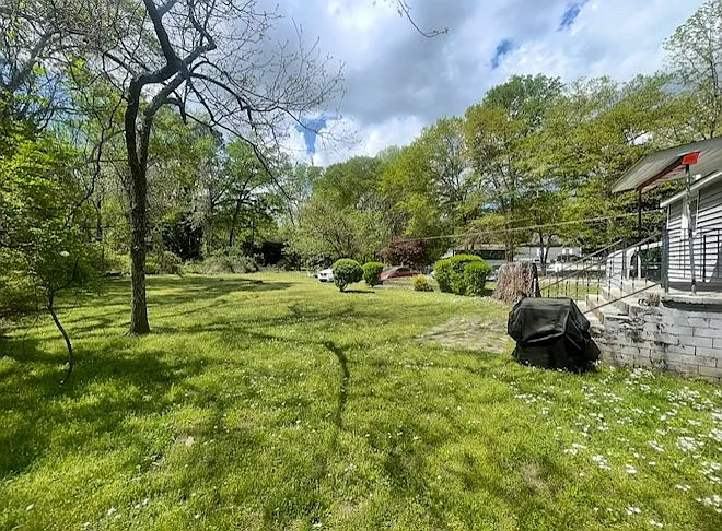 10 bed, 2181 sqft, $500 — Photo 3
