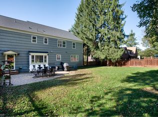 9 Sunderland Dr, Morristown, NJ