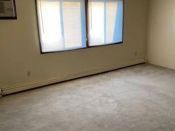 614 Knoll, 614 Knoll Dr APT 8, Norwalk, IA 50211