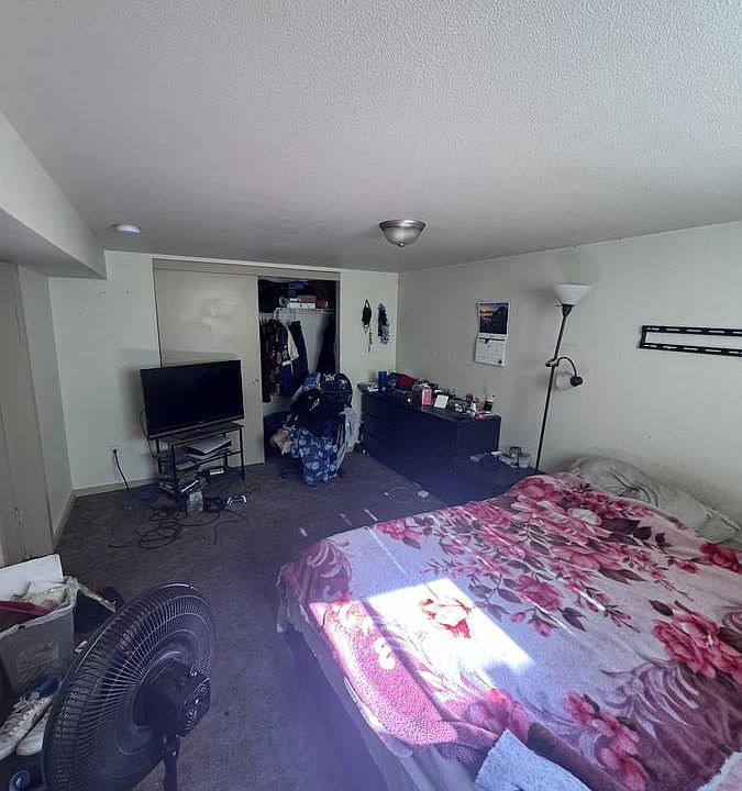 2nd image of 4907 SE Bush St