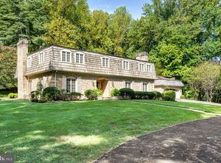 11327 Fairfax Dr, Great Falls, VA 22066