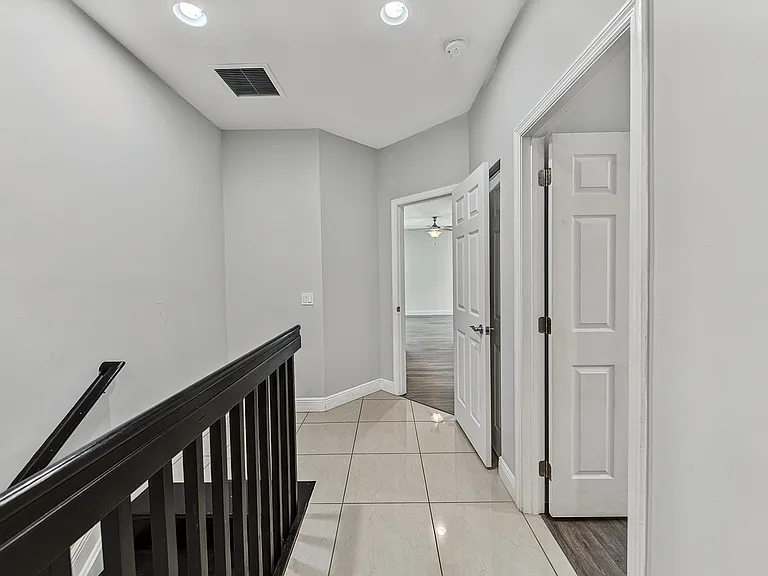 1135 NE 3rd Ave — Photo 36