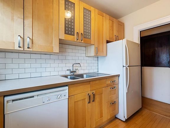 5th image of 3519 Harriet Ave