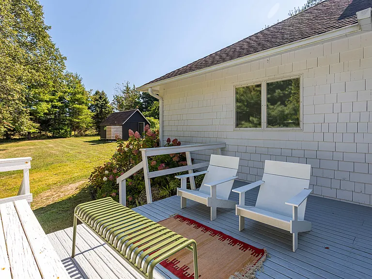 210 Manor Ln — Photo 30