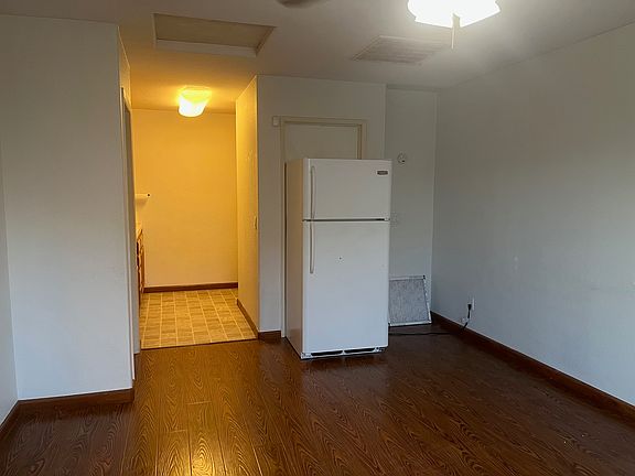 3rd image of 24945 Mandarin Ct