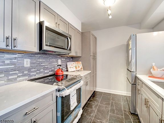 2nd image of 377 S Harrison St APT 19N