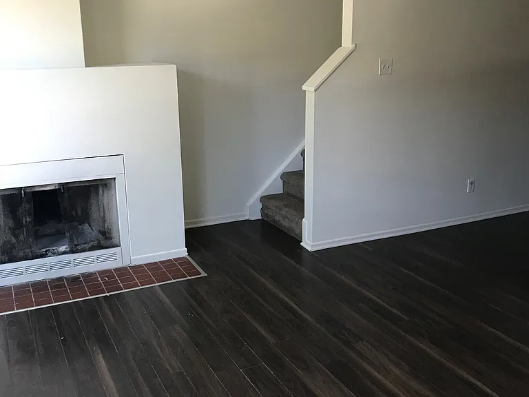1993 Greenway Park Ln — Photo 3