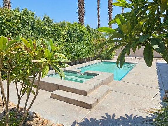 2nd image of 40560 Palm Ct