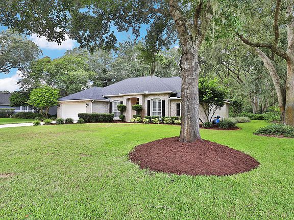 2nd image of 1021 Flora Parke Dr